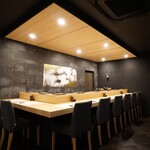 鳥匠 あさぎり - 高級感のある店内