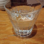 府中日本酒バルTOKUTOUSEKI - お冷やもいただけました