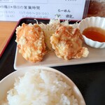 らーめん 紫龍 - 2022年8月　唐揚げとライス