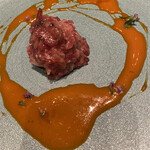 北海道焼肉 北うし - びえい和牛サーロインユッケ　テッペンに炙りあり香ばしく甘いです。癖のない雲丹ソース