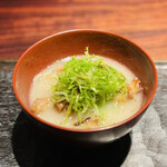 きう - 参鶏湯 牛筋、無農薬レタス、きのこのうどん