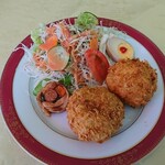 京町クロケットファミリー - クリームコロッケ・牛すじコロッケ・副菜2品・サラダ