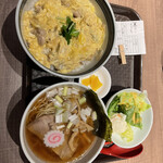 Washoku Baru Hareruya - 煮干しラーメンと親子丼セット