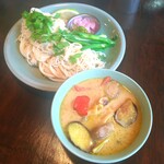 Ao nui - 料理写真:■カノムチン・ナム・ヤーキャオ
　(グリーンカレーつけ麺)