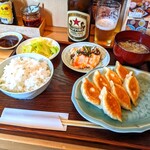 手作り餃子の店 吉春 - 