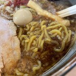 白樺山荘 - 辛口しょうゆの麺をアップで
            うずらのゆで卵入ってるな！