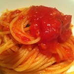 カーザ ヴィニタリア - ピリ辛トマトパスタ