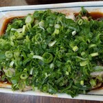 やきとり鳥かつ - 名物・とりももたたき。