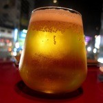 グスタヴォ - 生ビールのグラスは面白い形