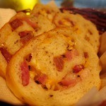 グスタヴォ - 玉子とチーズ、パンチェッタがたっぷり入ったパン
