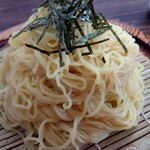 Shokudou Waon - 清涼ざるらーめんの麺のアップ