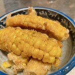 渋谷 半地下酒場 - とうもろこし素揚げ バター醤油