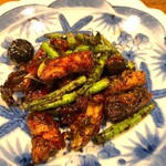 開化亭 - ④鰻とインゲン甜麵醬炒め3300円