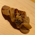 すが弥 - 鹿島灘の煮蛤。裏の内臓のモフモフもそのまま煮込みます。そのモフモフの食感が好き
