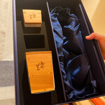 すが弥 - すんごいケースに入っておりました。日光杉の枡が三種類、添えられておりました