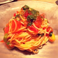 grigio la tavola - 