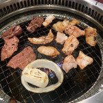 Namba Wan Yakiniku Shabu Shabu Tabe Houdai - 全部焼け！