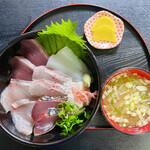 魚屋の海鮮丼