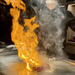 赤坂鉄板焼 ヒレ - 火柱