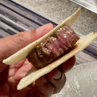 赤坂鉄板焼 ヒレ - 山形牛のヒレ一切れをサンドしてみました。