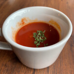 スターク プレイス - セットの冷製スープ。