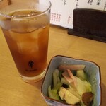 ととや烏賊煎 - ウーロンハイ＆お通し