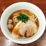 麺や而今 大東本店 - 芳醇醤油鶏そば･並（900円）