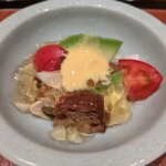 御所 岩さき - 大徳寺麩とアボガド　トマトを黄身酢とジュレでで