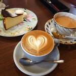 DAIBAN COFFEE cafe - セットドリンクのカフェラテ、バスクチーズケーキ530円、ホットチャイ単品550円✨香ばしいバスクチーズに合うドリンクです。