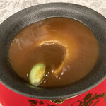 中国料理 王宮 - フカヒレの姿土鍋煮込み