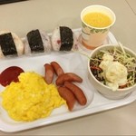 Comfort Hotel - ホテルの朝食。スクランブルエッグが美味しそ〜。 東京都日本橋
