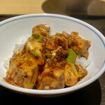 眞善美 - 麻婆豆腐と土鍋で炊いた白米