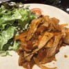 鉄板 源 - 日替わり-豚バラ肉のトマトソース和え