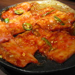 焼肉×もつ鍋 二子玉川 蔵月 - 辛辛旨！ドラゴン中落ちカルビ　980円
      
      
      