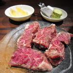 焼肉×もつ鍋 二子玉川 蔵月 - 厚切りハラミ　1,480円
      
      
      