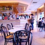 ANTICO CAFFE AL AVIS - 店内の雰囲気好きだな❤
                        ちょっとせせこましいけど(^◇^