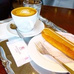 ANTICO CAFFE AL AVIS - 銀のお盆もオシャレ♪