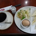 カフェダイニングハク - 料理写真:サービスモーニング エッグサンド ブレンドコーヒー