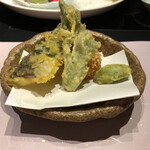 山みず木 - 桜海老玄米揚げ　山女魚　山菜