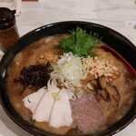 みなとや - どーん！　幸せの冷やしラーメン、トリプル
