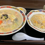 Shinkaen - チャーハン(五目スープ付き)¥1000