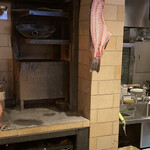 SMOKE DOOR - ドライエージングされてる白身魚