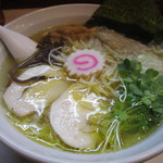 美志満 - 魚介塩＋ワンタン　\900