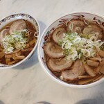 ラーメン 利助 - ラーメンとチャーシュー麺