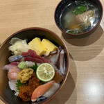 Konishi Zushi - 特製海鮮チラシ♬
                2750円