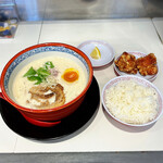 脳天飯店 - 鶏白湯ラーメン からあげ2個とライスセット