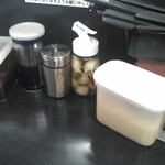 横浜家系ラーメン すずき家 - 卓上調味料[令和４年７月27日(水)]