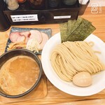 麺道 ひとひら - 特製豚骨魚介つけ麺
