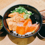 まゆとろ - サーモン丼