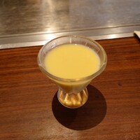くずし鉄板 あばぐら 神田店 - ゴールドラッシュの冷製スープ
